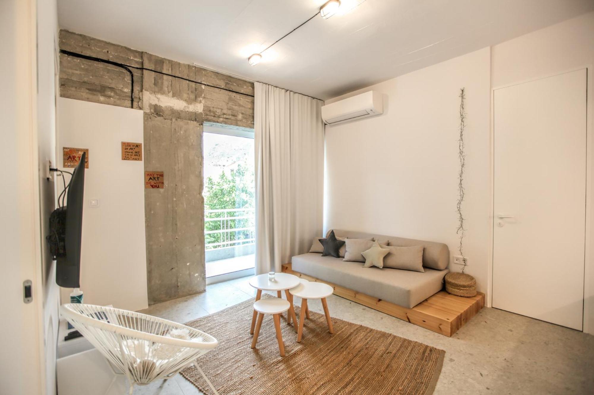 Convent-βand αpartment *